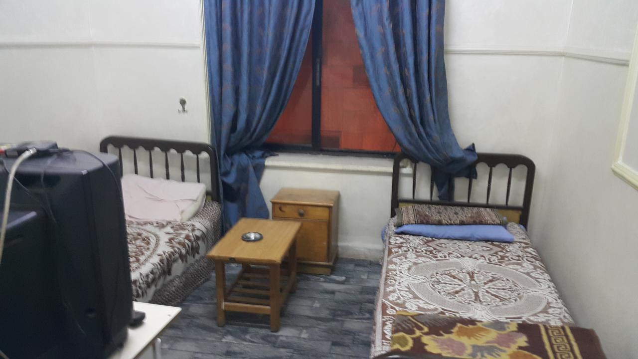 Al Adel Hostel Amman Esterno foto